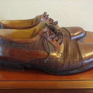 Men's leather dress shoes